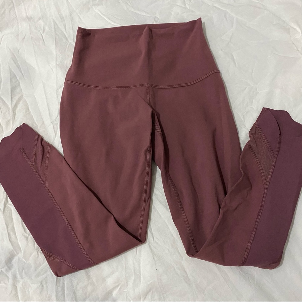 Lululemon Wunder under scallop in plumful size 4